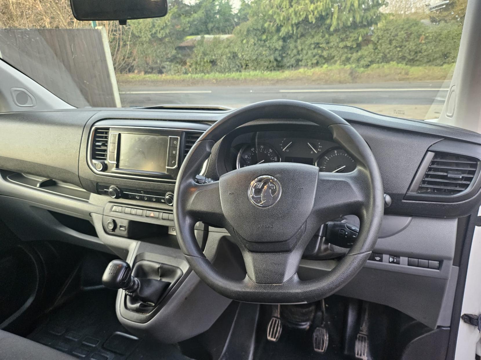 Vauxhall Vivaro 2.0 Turbo D 3100 Sportive Crew Van Double Cab 5dr Diesel Manual L2 H1 Euro 6 (s/s) (120 ps)