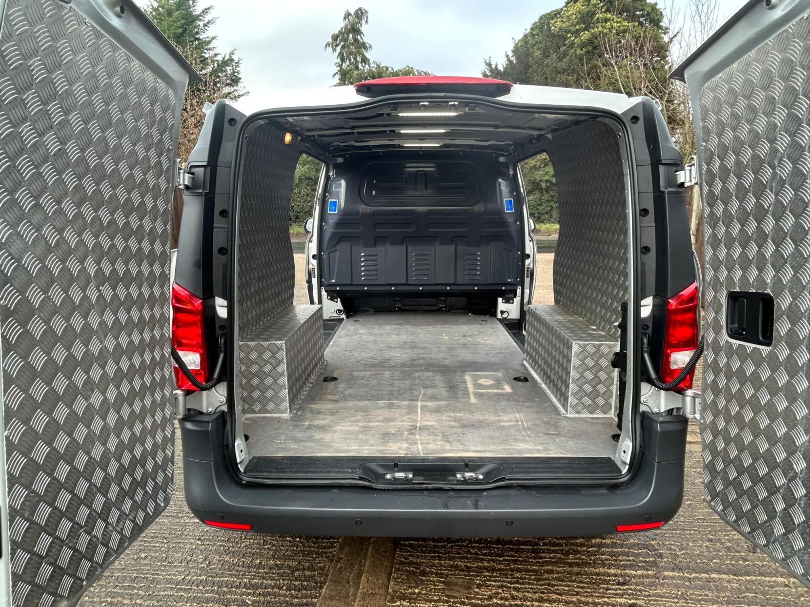 Mercedes-Benz Vito 2.1 114 CDI BlueTEC Panel Van 6dr Diesel Manual RWD L2 Euro 6 (136 ps)