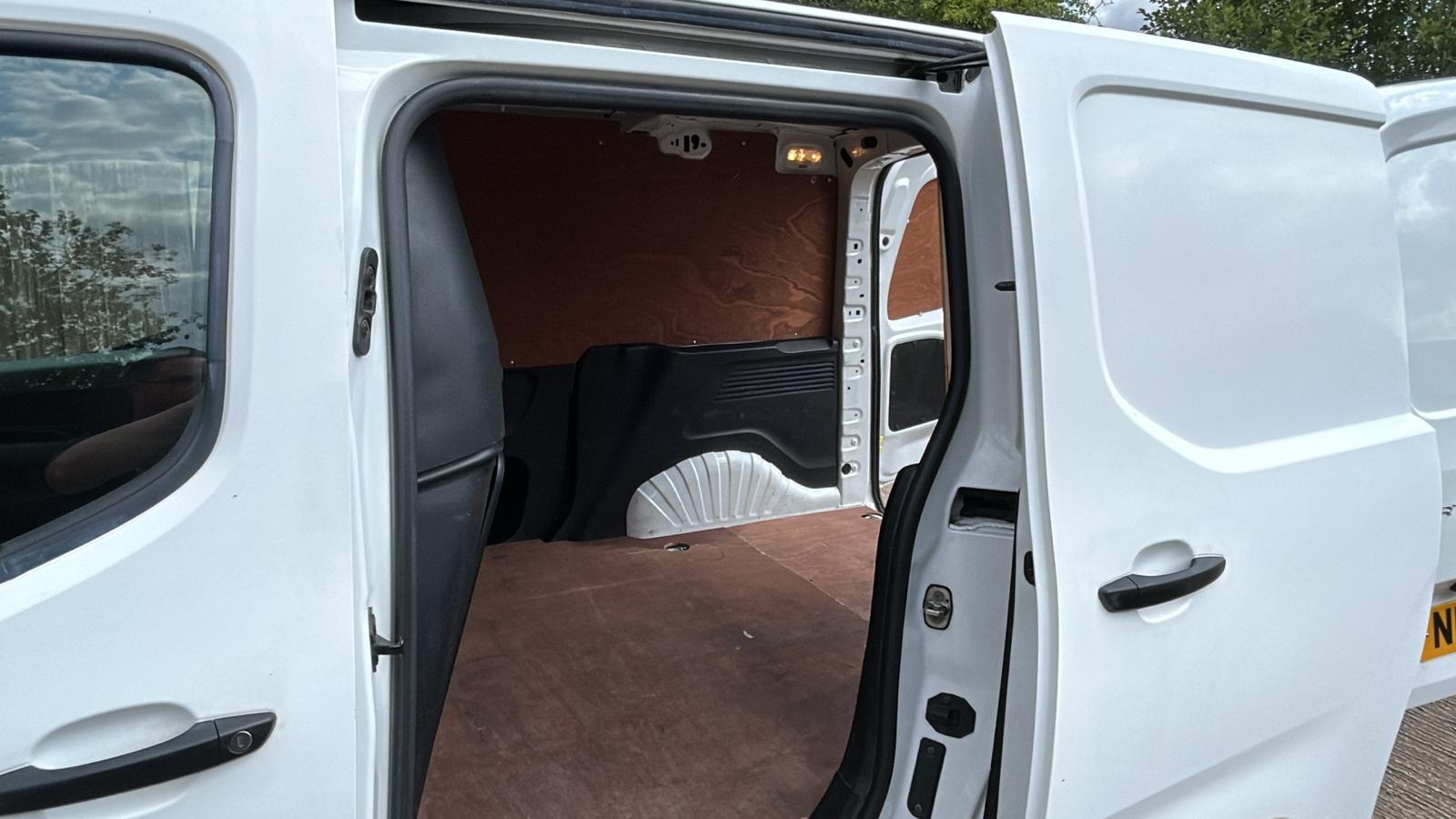 Peugeot Partner 1.5 BlueHDi 1000 Professional Standard Panel Van 5dr Diesel Manual SWB Euro 6 (s/s) (100 bhp)