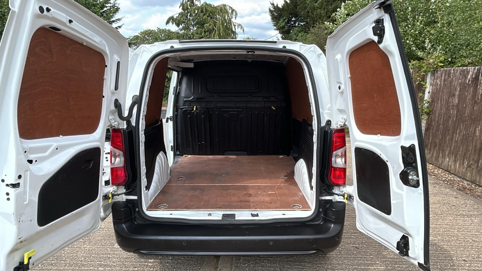 Peugeot Partner 1.5 BlueHDi 1000 Professional Standard Panel Van 5dr Diesel Manual SWB Euro 6 (s/s) (100 bhp)