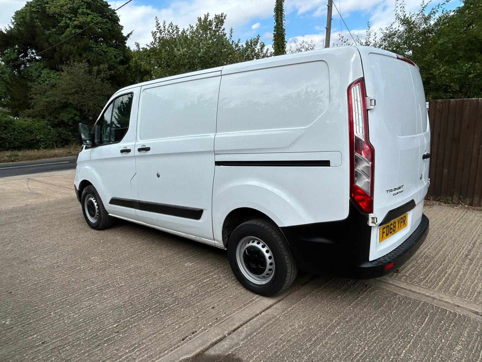 Ford Transit Custom 2.0 300 EcoBlue Panel Van 5dr Diesel Manual L1 H1 Euro 6 (105 ps)