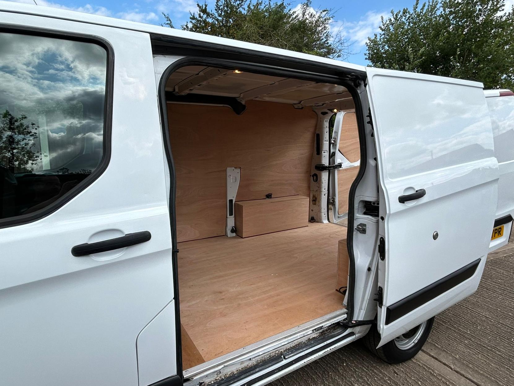 Ford Transit Custom 2.0 300 EcoBlue Panel Van 5dr Diesel Manual L1 H1 Euro 6 (105 ps)