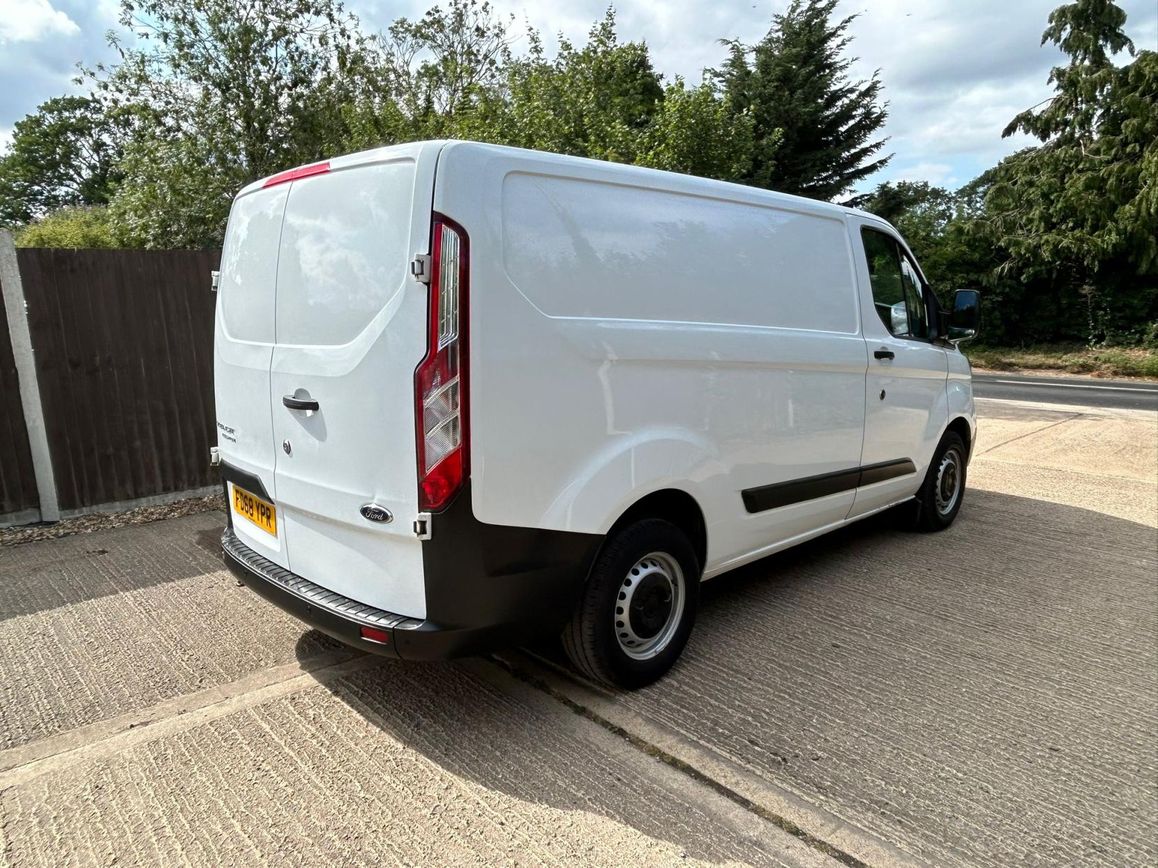 Ford Transit Custom 2.0 300 EcoBlue Panel Van 5dr Diesel Manual L1 H1 Euro 6 (105 ps)