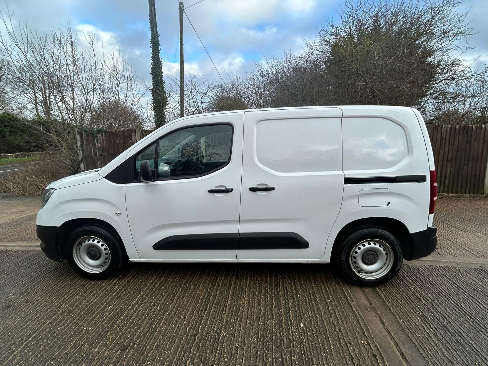 Vauxhall Combo 1.6 Turbo D 2000 Edition Panel Van 4dr Diesel Manual L1 H1 Euro 6 (75 ps)