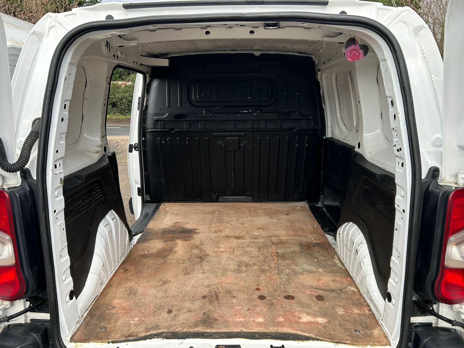 Vauxhall Combo 1.6 Turbo D 2000 Edition Panel Van 4dr Diesel Manual L1 H1 Euro 6 (75 ps)