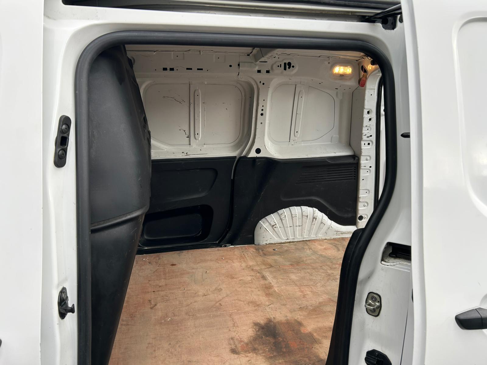 Vauxhall Combo 1.6 Turbo D 2000 Edition Panel Van 4dr Diesel Manual L1 H1 Euro 6 (75 ps)