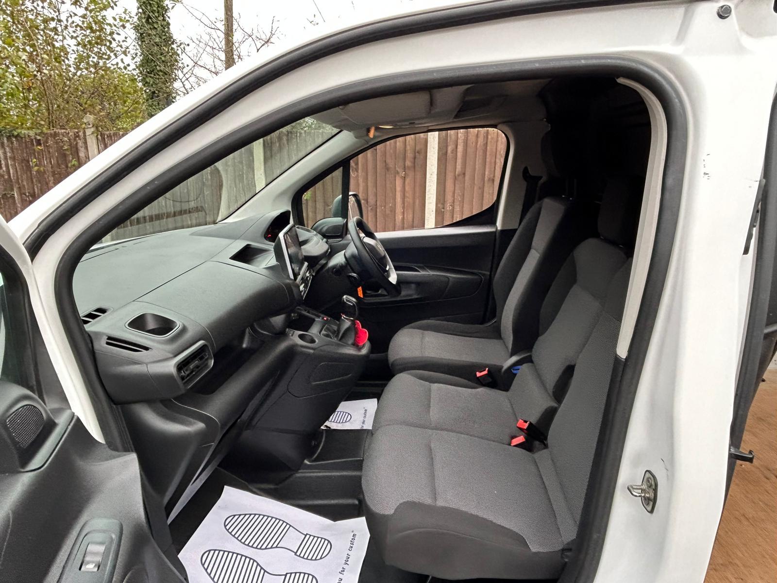 Peugeot Partner 1.5 BlueHDi 1000 Professional Standard Panel Van 5dr Diesel Manual SWB Euro 6 (s/s) (100 bhp)