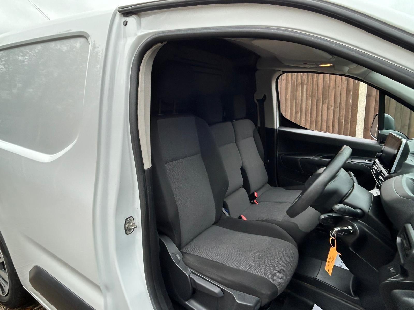 Peugeot Partner 1.5 BlueHDi 1000 Professional Standard Panel Van 5dr Diesel Manual SWB Euro 6 (s/s) (100 bhp)