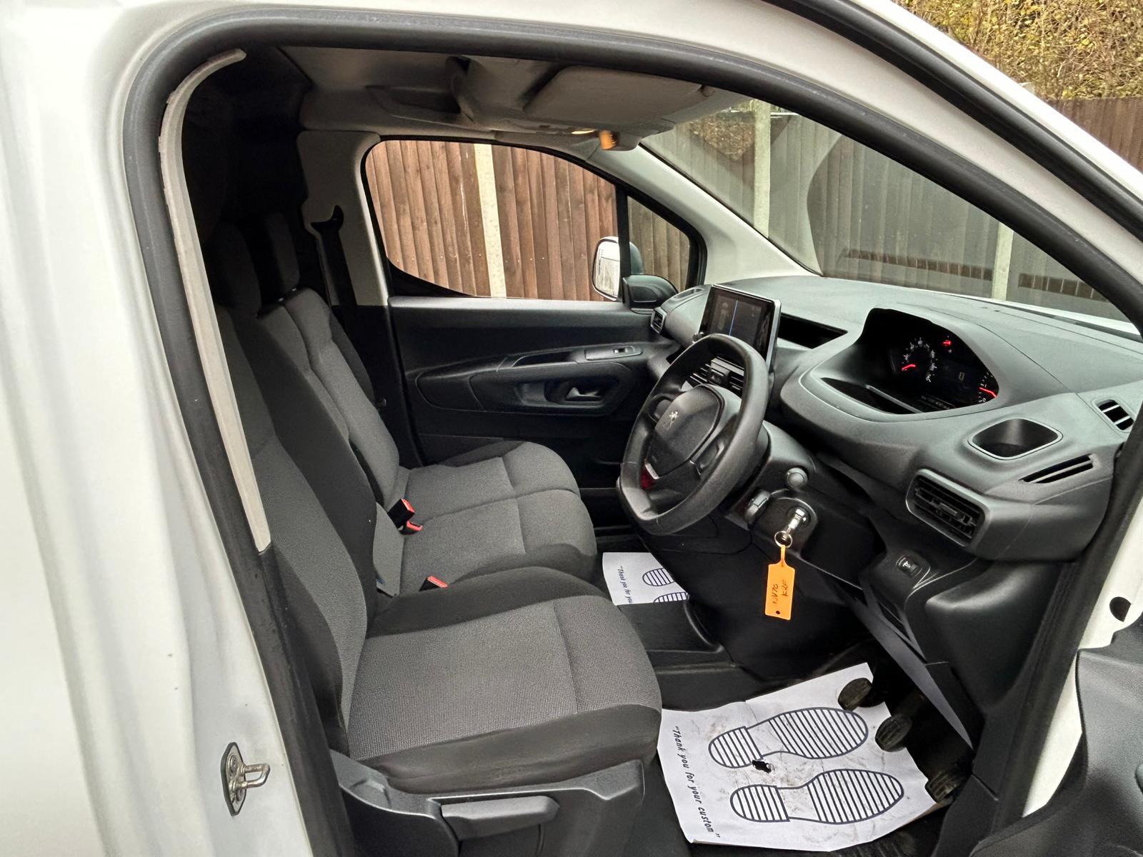 Peugeot Partner 1.5 BlueHDi 1000 Professional Standard Panel Van 5dr Diesel Manual SWB Euro 6 (s/s) (100 bhp)