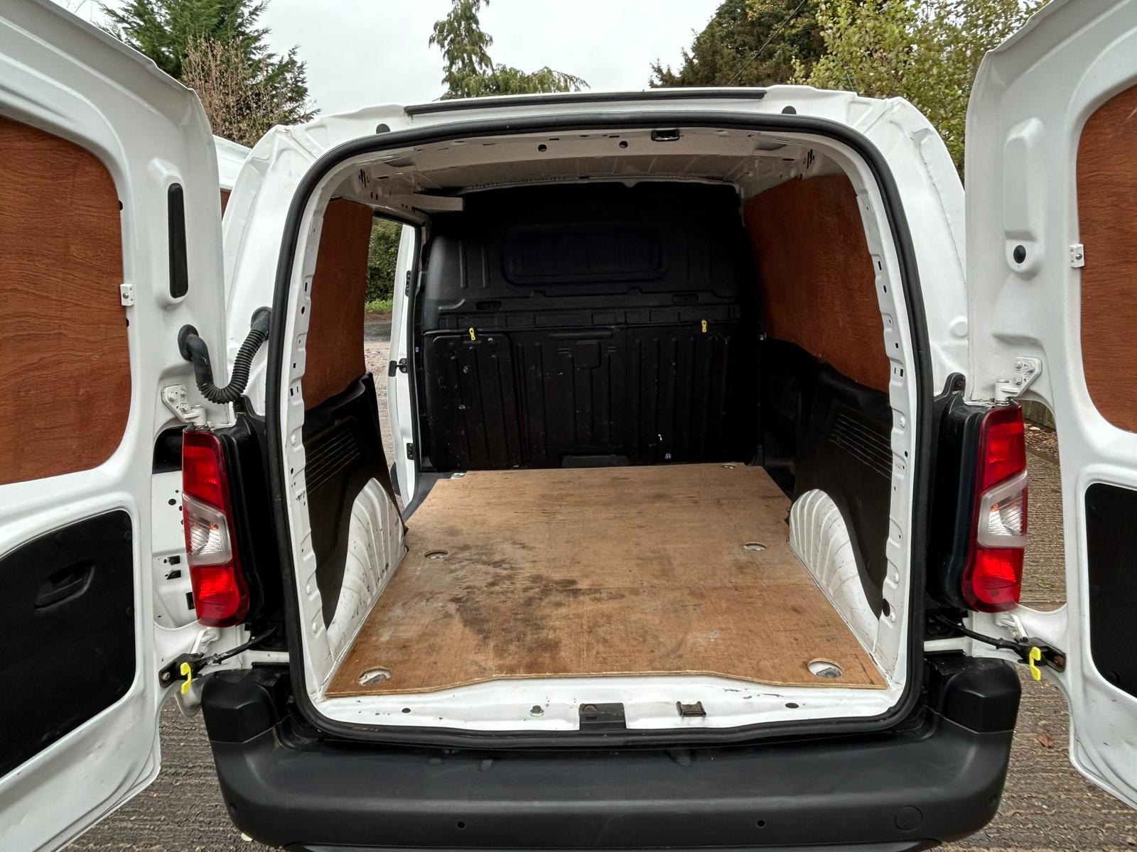 Peugeot Partner 1.5 BlueHDi 1000 Professional Standard Panel Van 5dr Diesel Manual SWB Euro 6 (s/s) (100 bhp)