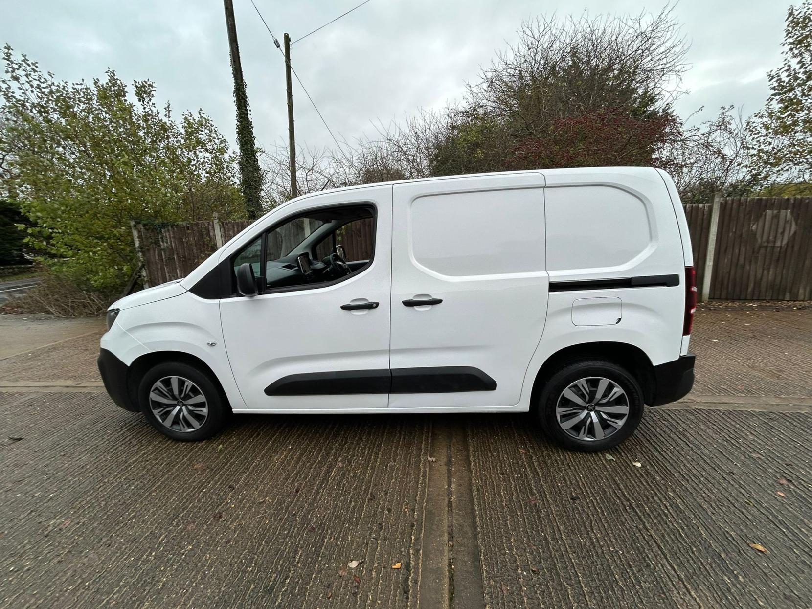 Peugeot Partner 1.5 BlueHDi 1000 Professional Standard Panel Van 5dr Diesel Manual SWB Euro 6 (s/s) (100 bhp)