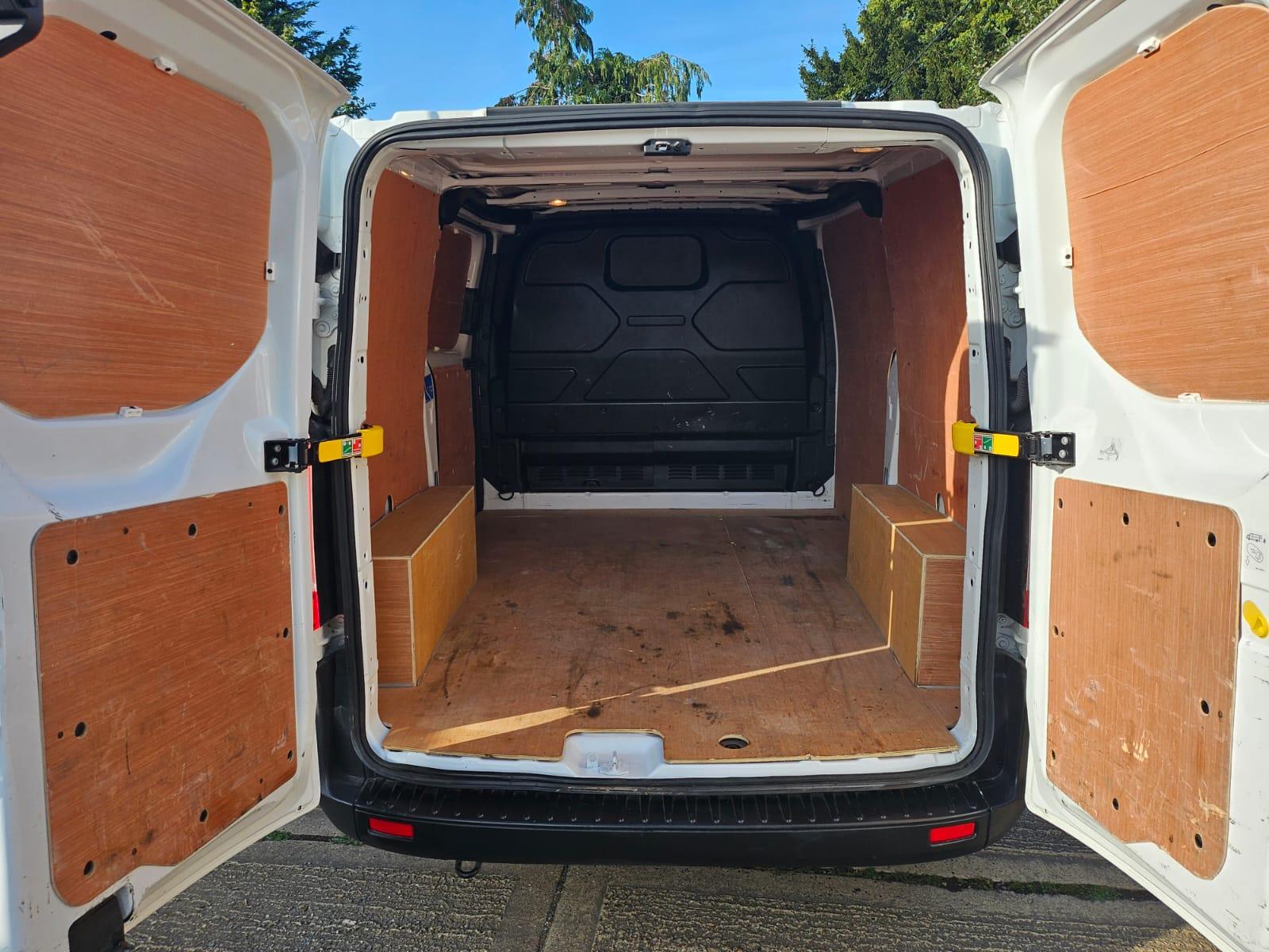 Ford Transit Custom 2.0 300 EcoBlue Leader Panel Van 5dr Diesel Manual L1 H1 Euro 6 (s/s) (105 ps)