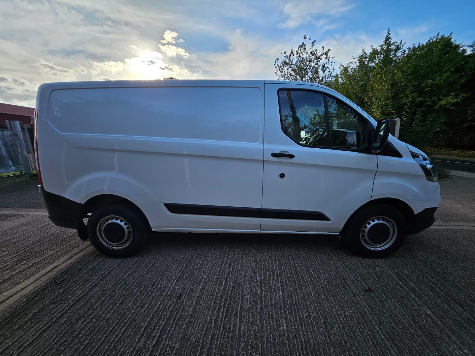 Ford Transit Custom 2.0 300 EcoBlue Leader Panel Van 5dr Diesel Manual L1 H1 Euro 6 (s/s) (105 ps)