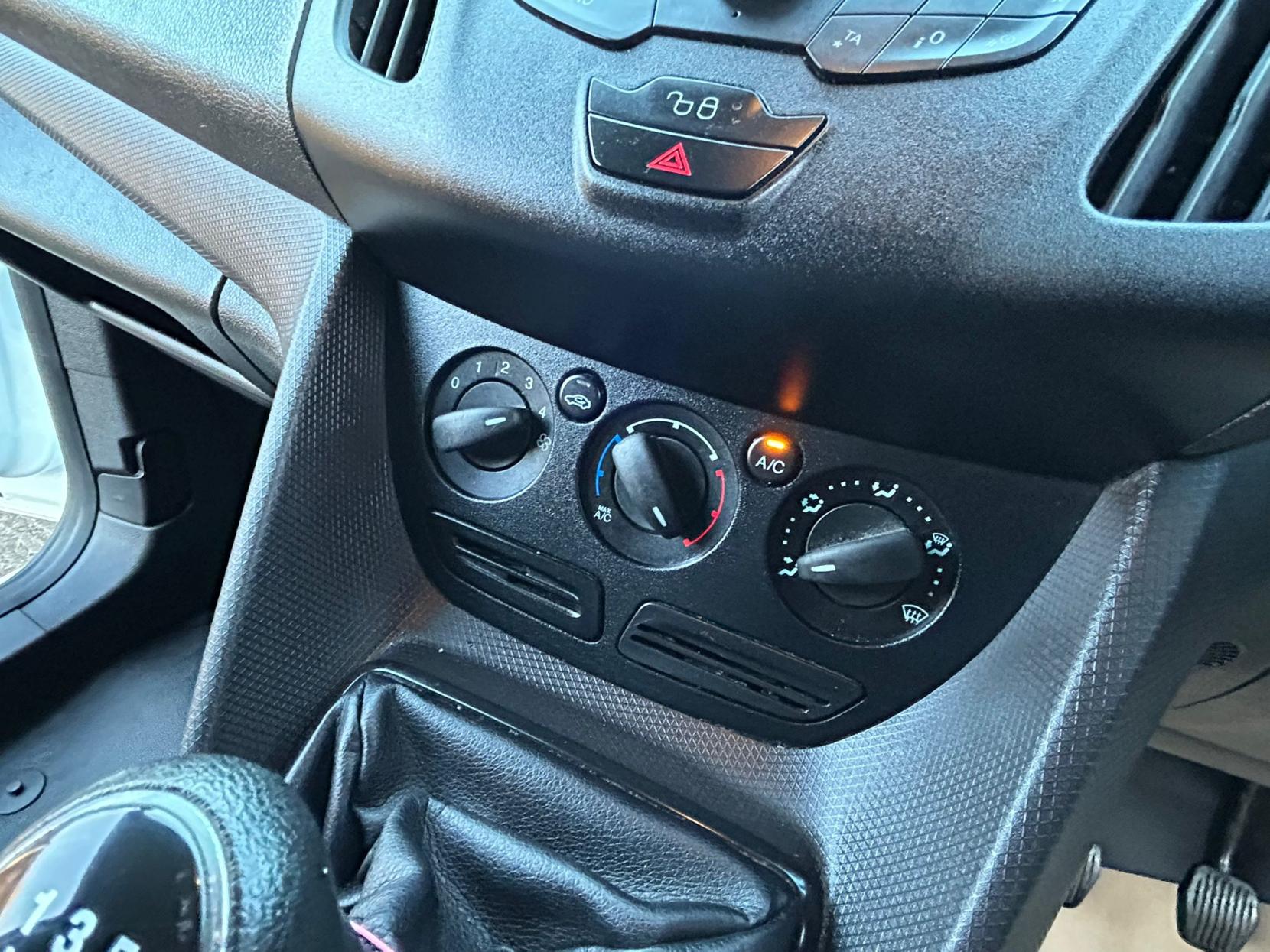 Ford Transit Connect 1.5 TDCi 200 Panel Van 5dr Diesel Manual L1 H1 (120 g/km, 74 bhp)