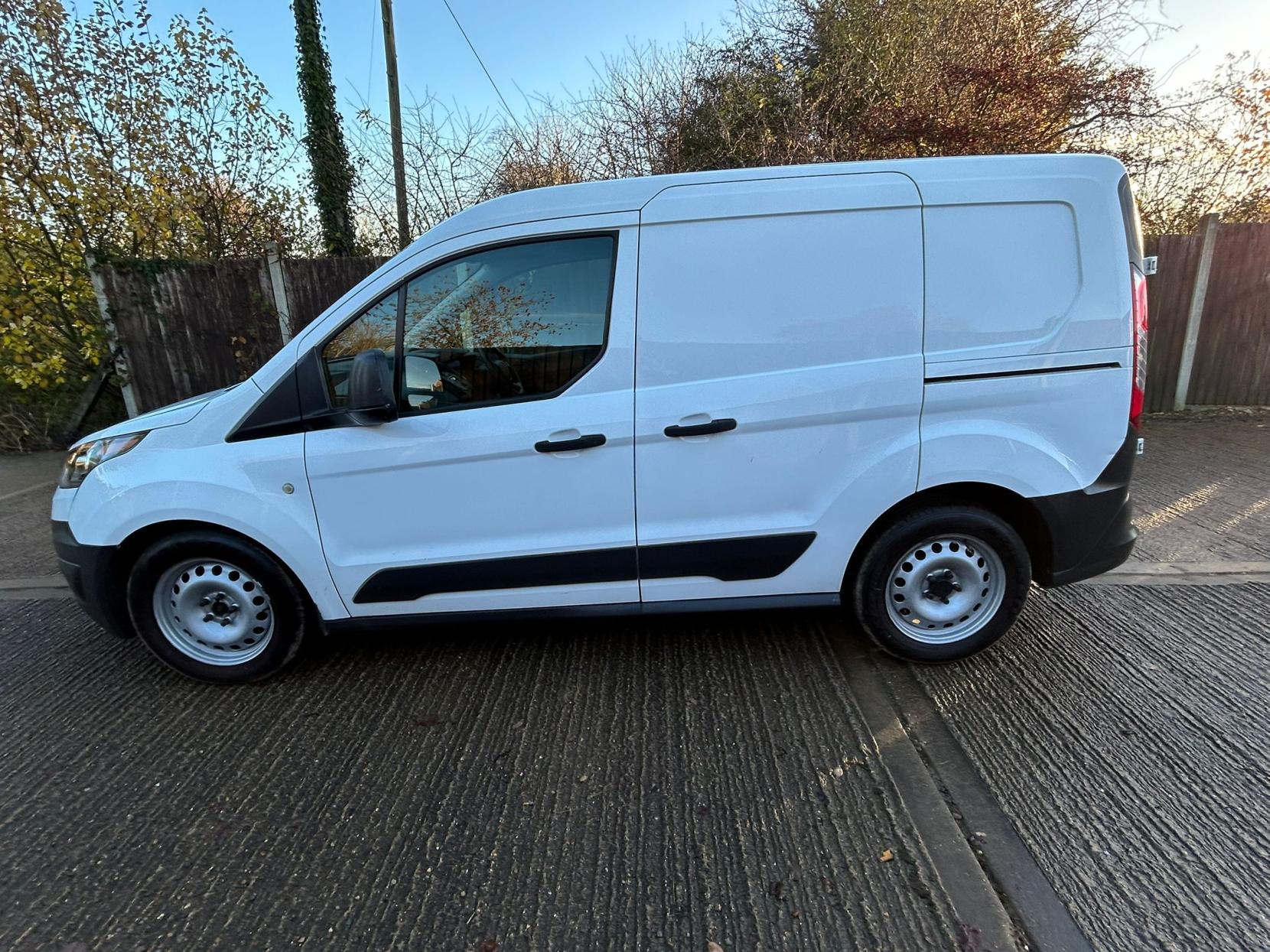 Ford Transit Connect 1.5 TDCi 200 Panel Van 5dr Diesel Manual L1 H1 (120 g/km, 74 bhp)