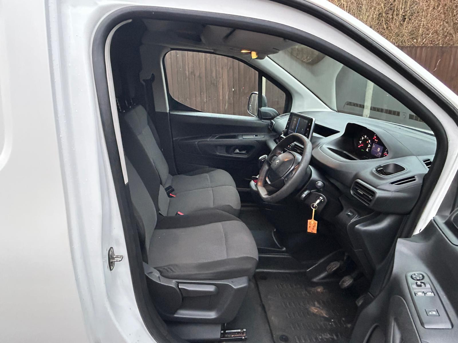 Peugeot Partner 1.5 BlueHDi 1000 Professional Standard Panel Van 5dr Diesel Manual SWB Euro 6 (100 bhp)