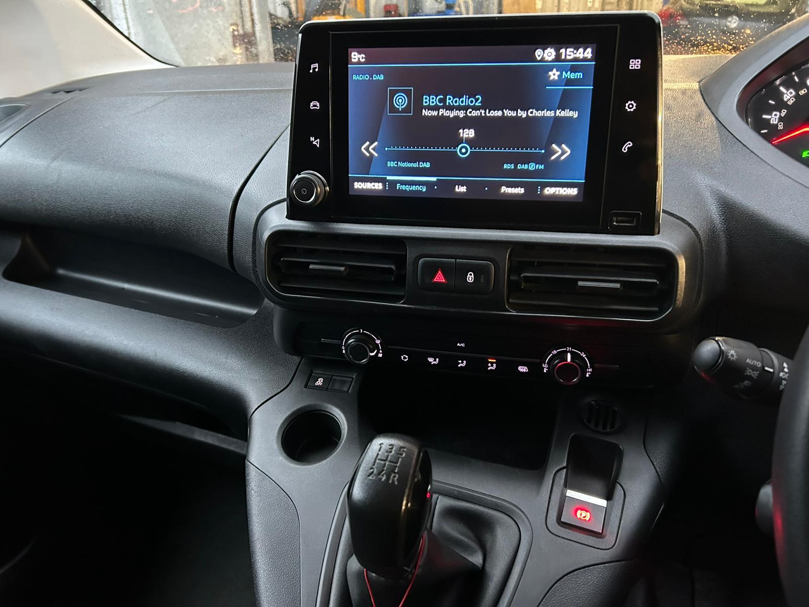 Peugeot Partner 1.5 BlueHDi 1000 Professional Standard Panel Van 5dr Diesel Manual SWB Euro 6 (100 bhp)