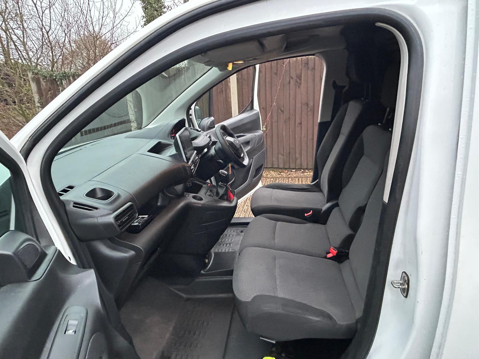 Peugeot Partner 1.5 BlueHDi 1000 Professional Standard Panel Van 5dr Diesel Manual SWB Euro 6 (100 bhp)