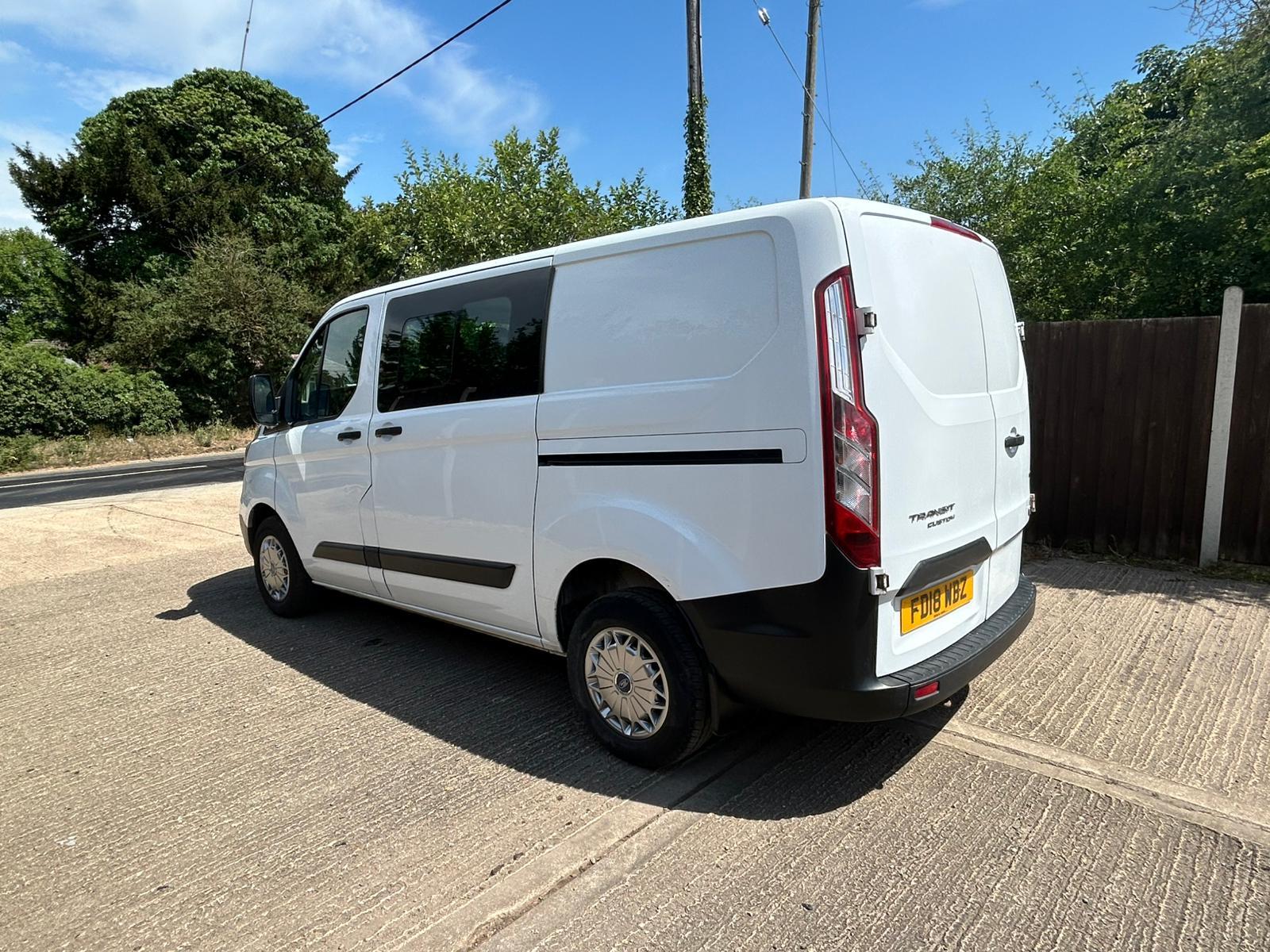Ford Transit Custom 2.0 300 EcoBlue Crew Van Double Cab 5dr Diesel Manual L1 H1 Euro 6 (6 Seat) (105 ps)