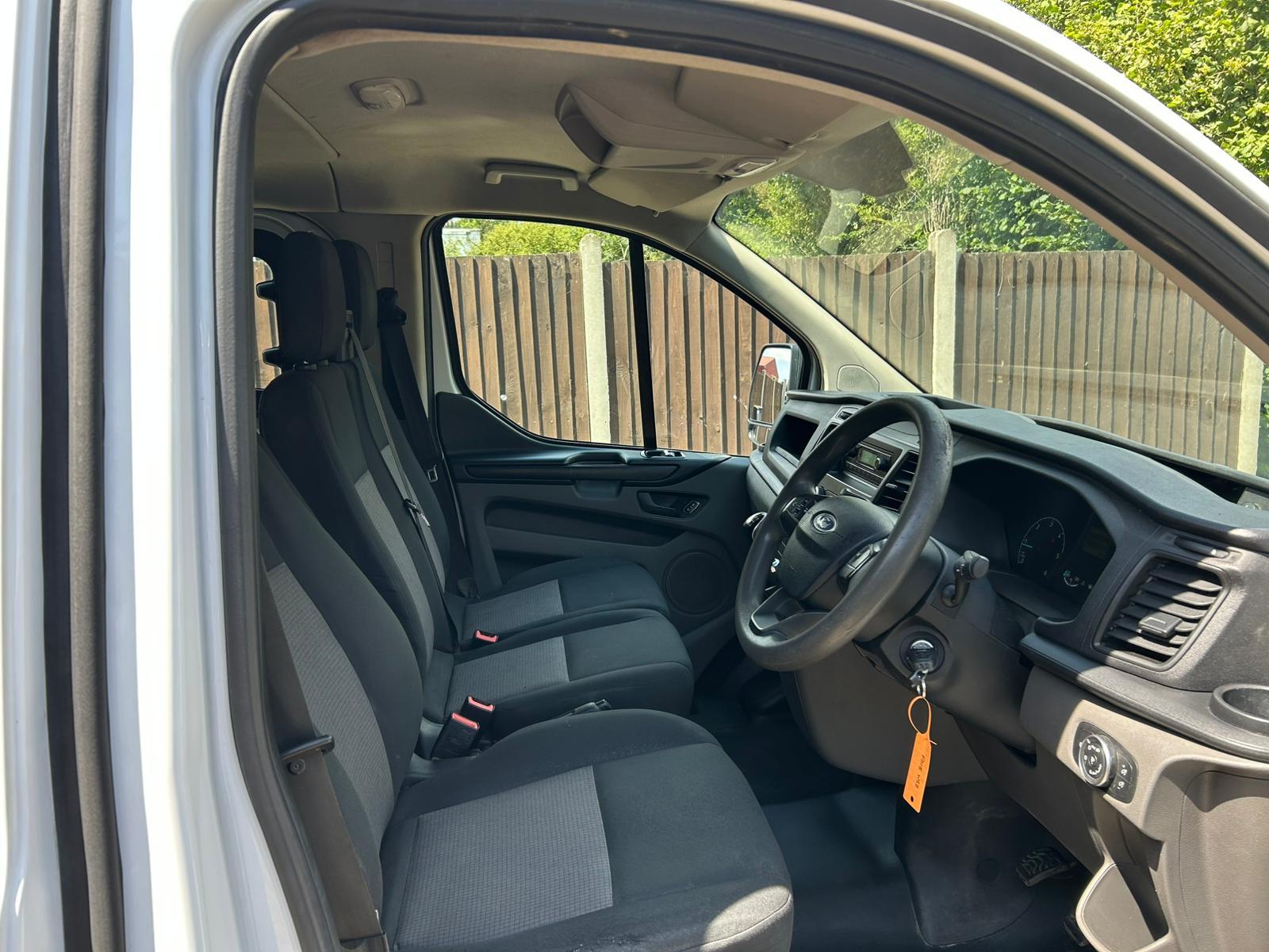 Ford Transit Custom 2.0 300 EcoBlue Crew Van Double Cab 5dr Diesel Manual L1 H1 Euro 6 (6 Seat) (105 ps)