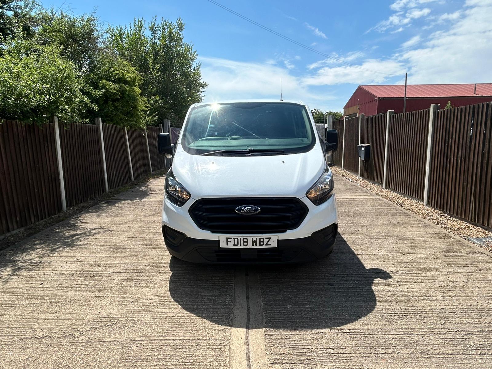 Ford Transit Custom 2.0 300 EcoBlue Crew Van Double Cab 5dr Diesel Manual L1 H1 Euro 6 (6 Seat) (105 ps)
