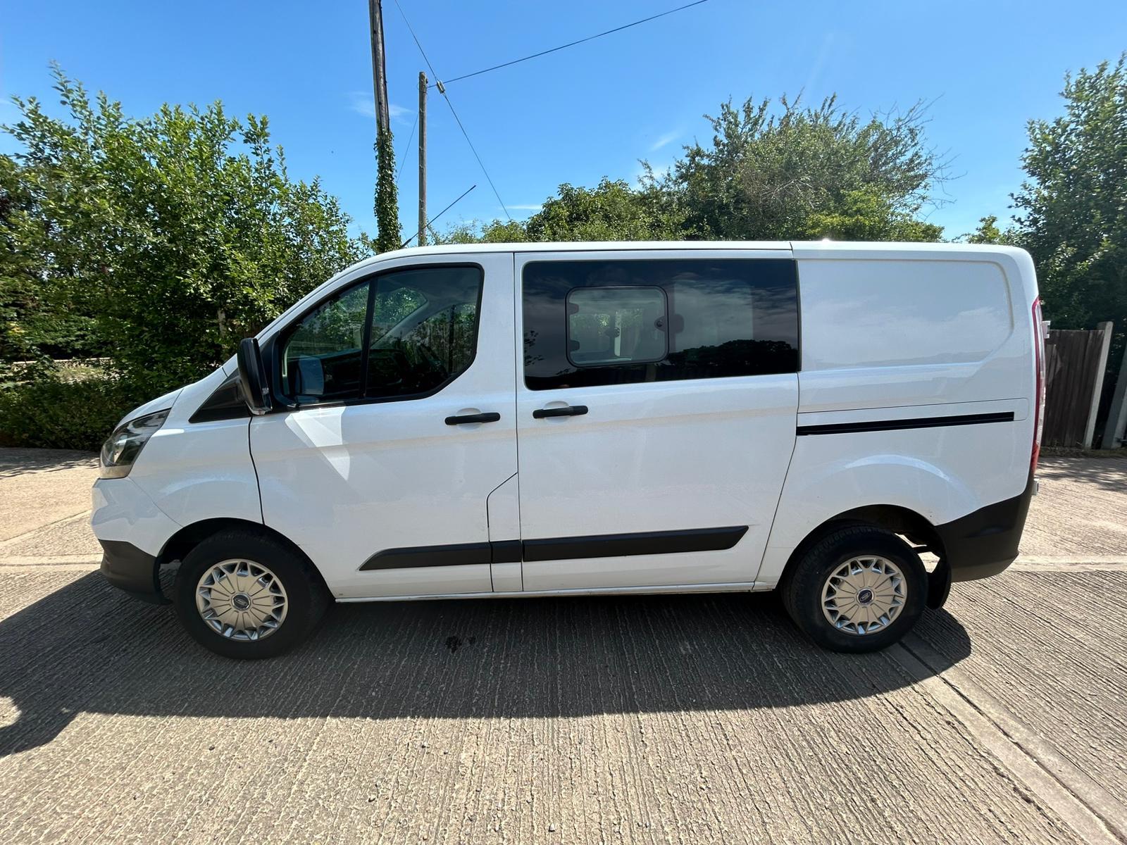 Ford Transit Custom 2.0 300 EcoBlue Crew Van Double Cab 5dr Diesel Manual L1 H1 Euro 6 (6 Seat) (105 ps)