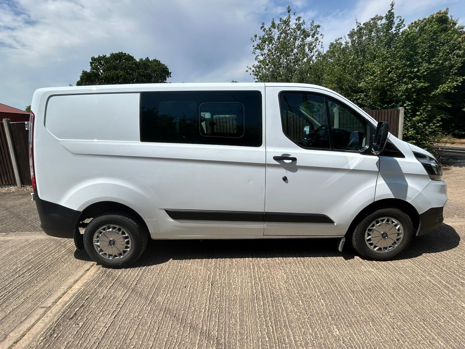Ford Transit Custom 2.0 300 EcoBlue Crew Van Double Cab 5dr Diesel Manual L1 H1 Euro 6 (6 Seat) (105 ps)