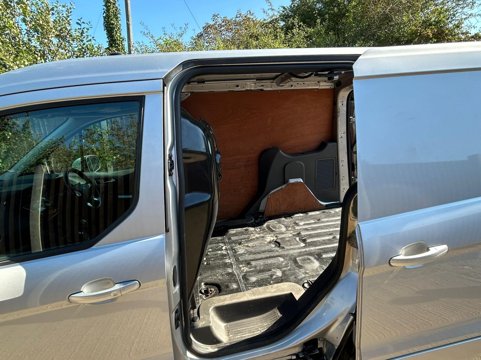 Ford Transit Connect 1.5 200 EcoBlue Limited Panel Van 5dr Diesel Manual L1 Euro 6 (s/s) (120 ps)