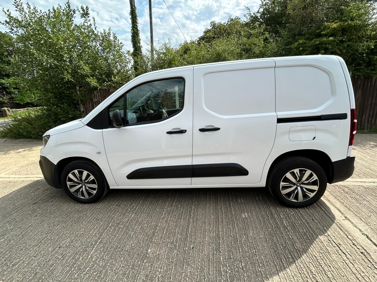 Peugeot Partner 1.5 BlueHDi 1000 Professional Standard Panel Van 5dr Diesel Manual SWB Euro 6 (s/s) (100 bhp)