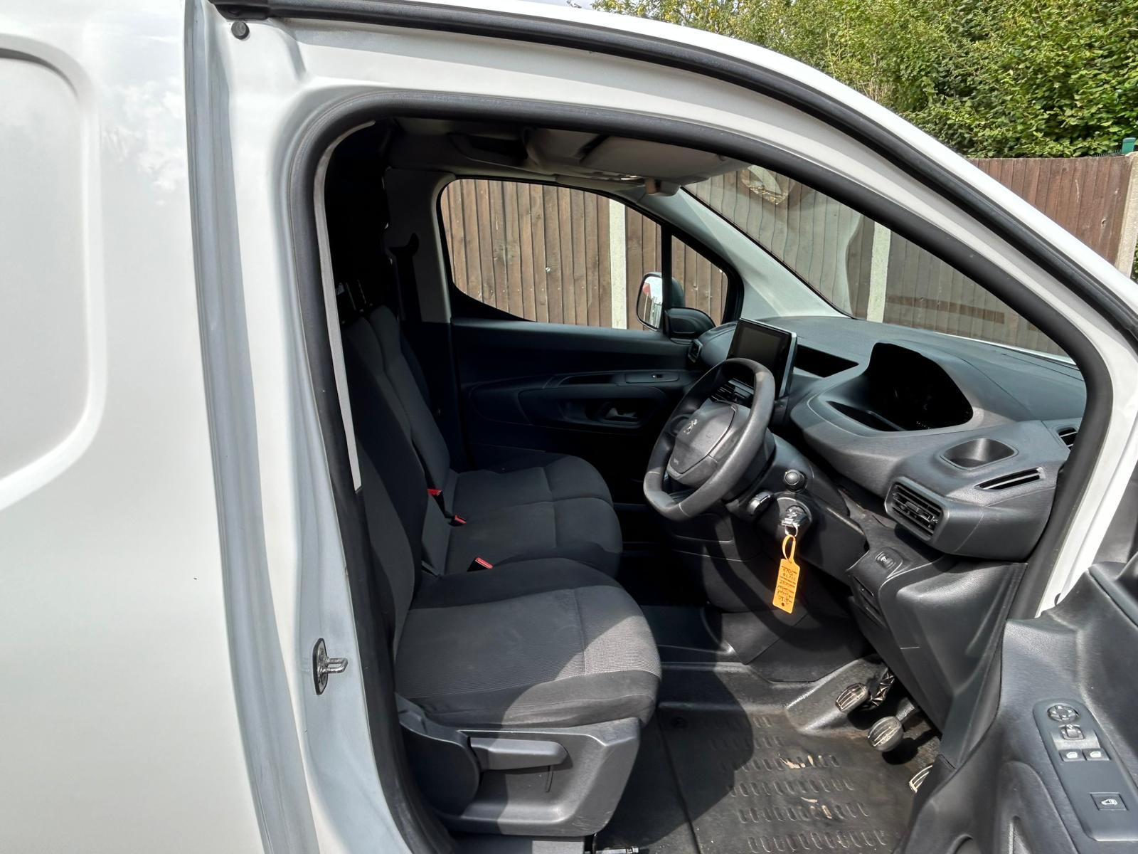 Peugeot Partner 1.5 BlueHDi 1000 Professional Standard Panel Van 5dr Diesel Manual SWB Euro 6 (s/s) (100 bhp)