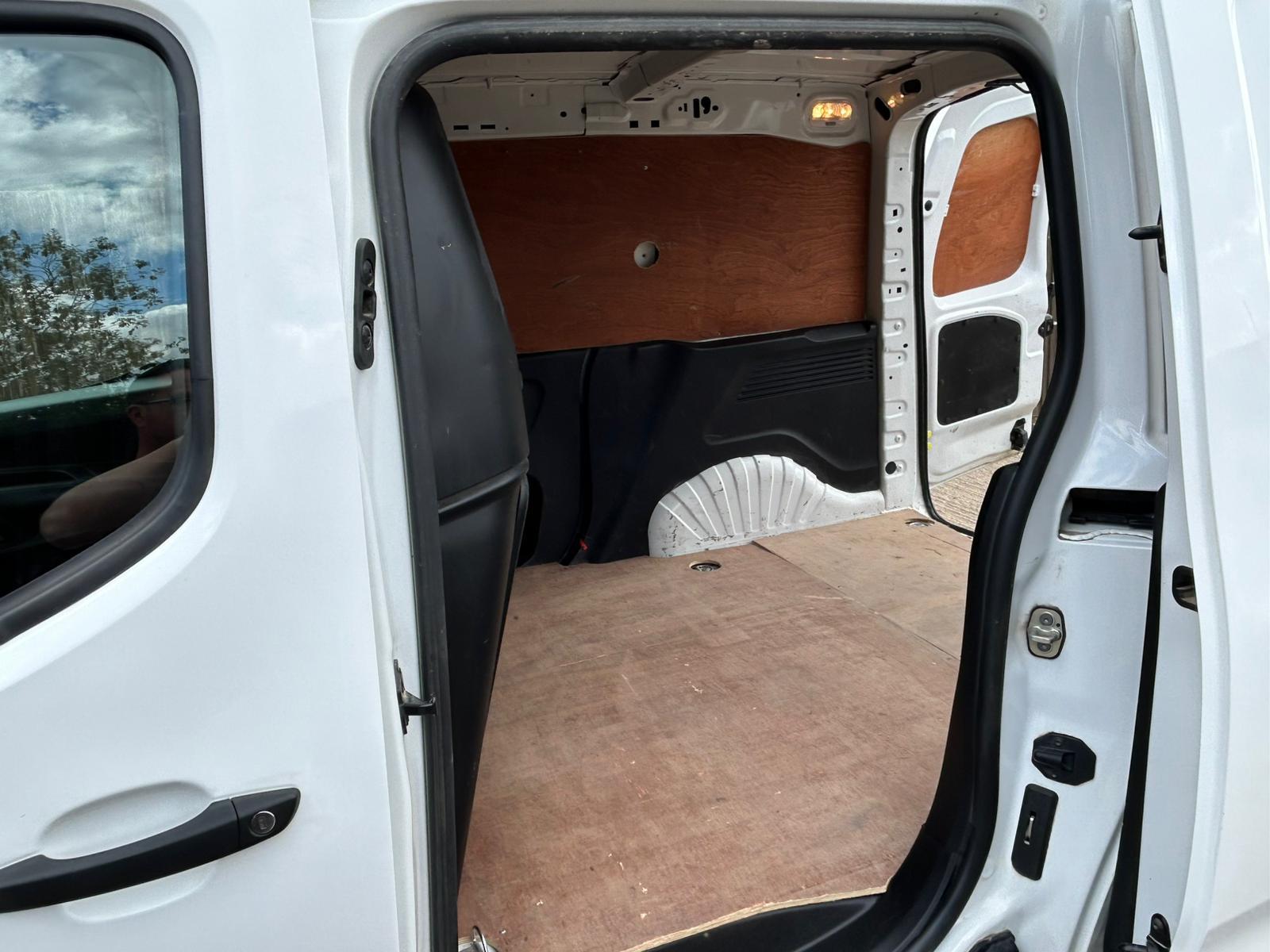 Peugeot Partner 1.6 BlueHDi 1000 Professional Standard Panel Van 5dr Diesel Manual SWB Euro 6 (s/s) (100 bhp)