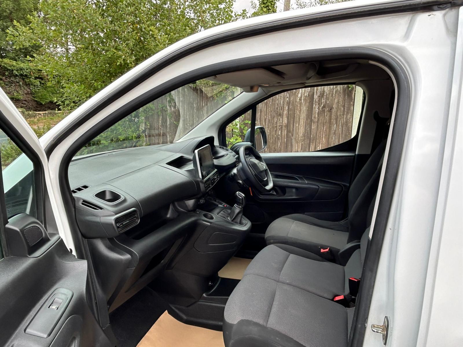 Peugeot Partner 1.6 BlueHDi 1000 Professional Standard Panel Van 5dr Diesel Manual SWB Euro 6 (s/s) (100 bhp)