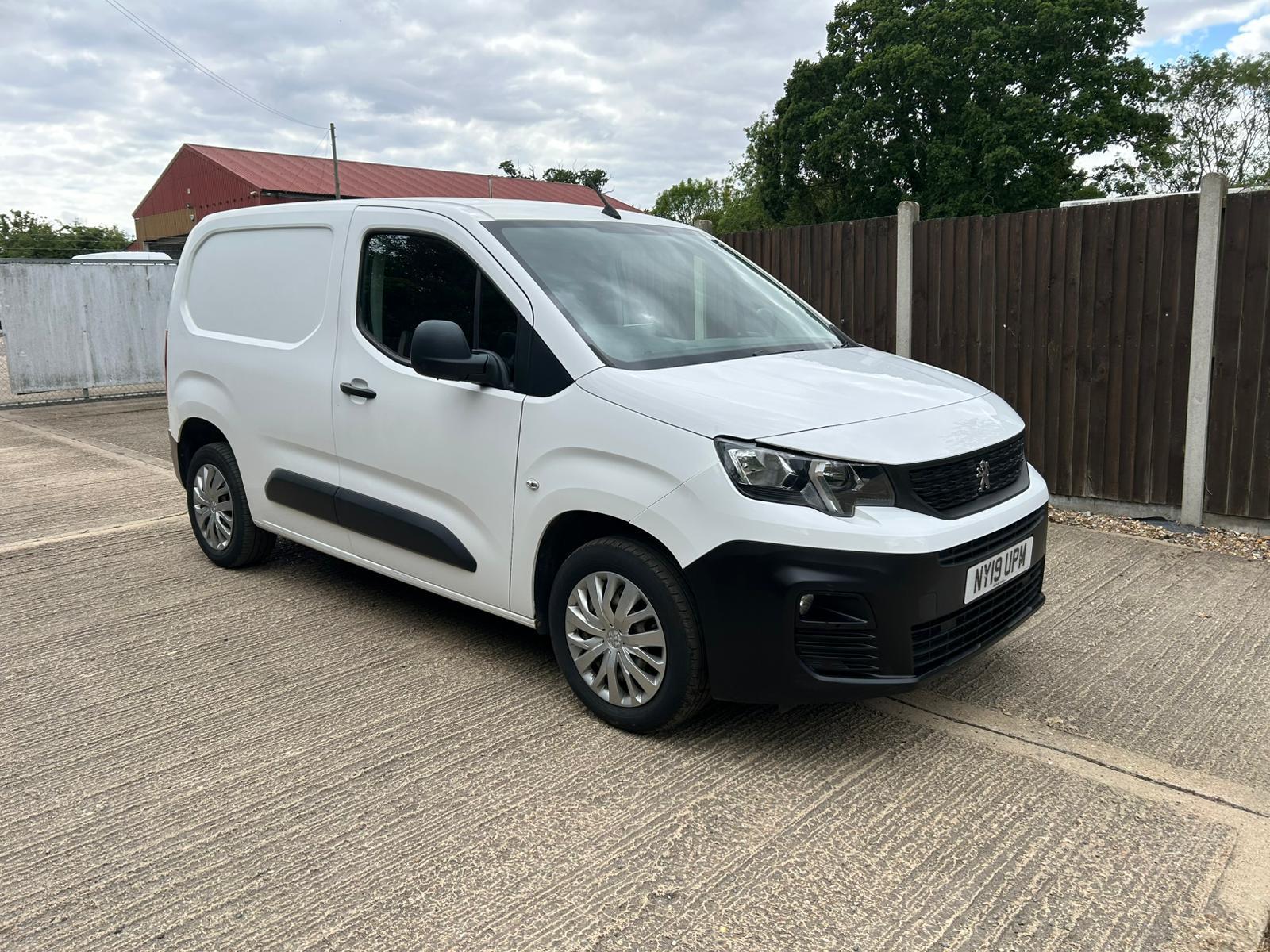 Peugeot Partner 1.6 BlueHDi 1000 Professional Standard Panel Van 5dr Diesel Manual SWB Euro 6 (s/s) (100 bhp)