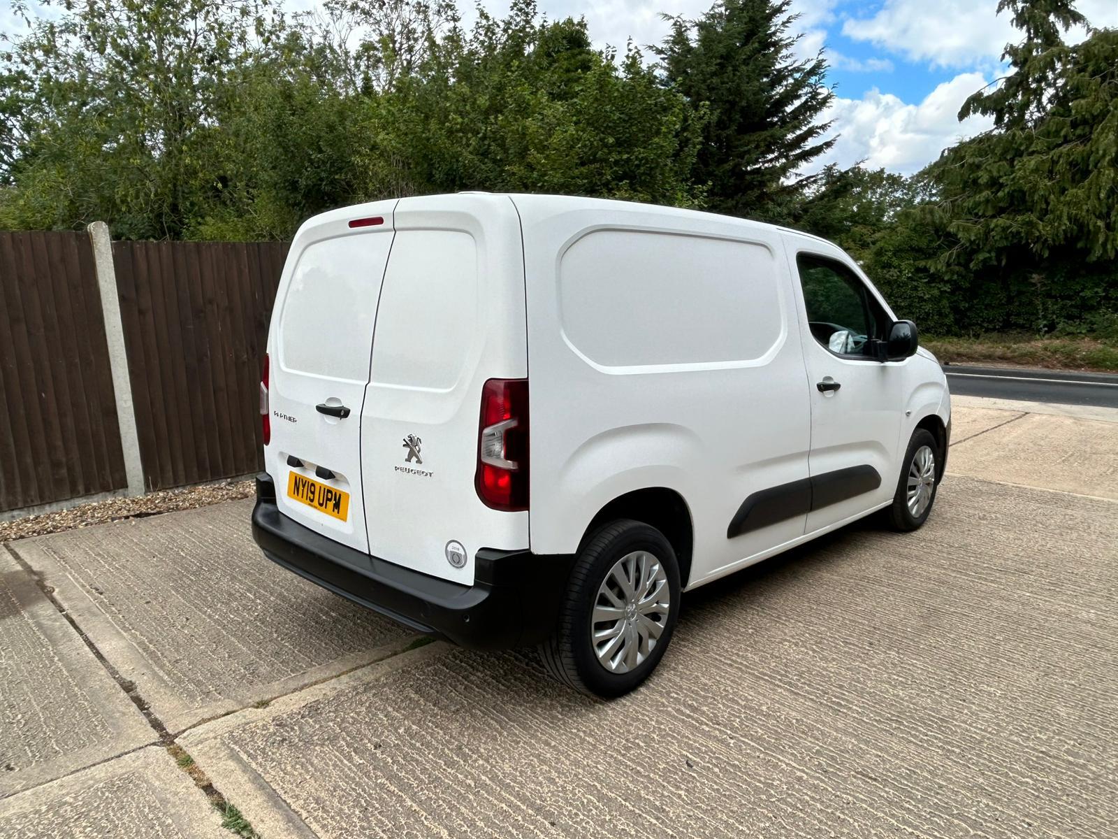 Peugeot Partner 1.6 BlueHDi 1000 Professional Standard Panel Van 5dr Diesel Manual SWB Euro 6 (s/s) (100 bhp)