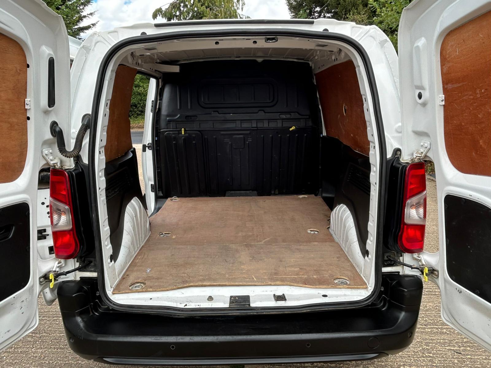 Peugeot Partner 1.6 BlueHDi 1000 Professional Standard Panel Van 5dr Diesel Manual SWB Euro 6 (s/s) (100 bhp)