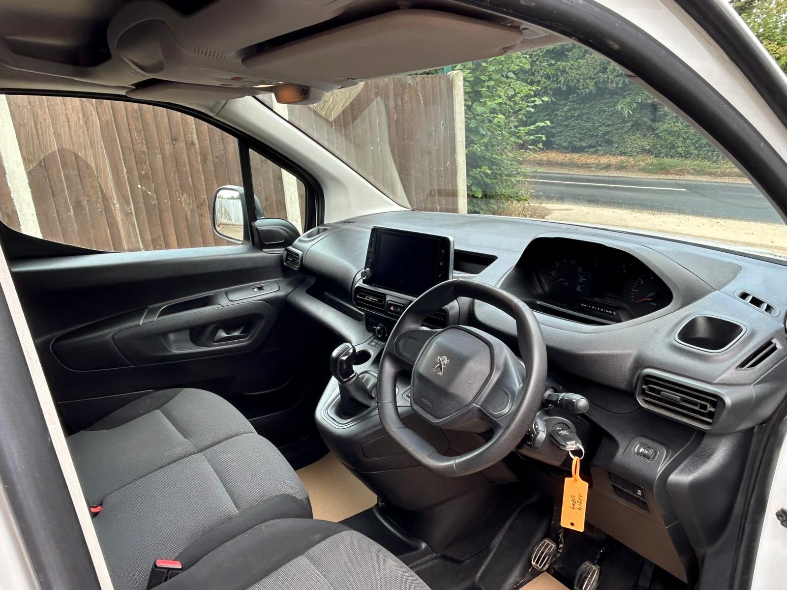 Peugeot Partner 1.6 BlueHDi 1000 Professional Standard Panel Van 5dr Diesel Manual SWB Euro 6 (s/s) (100 bhp)
