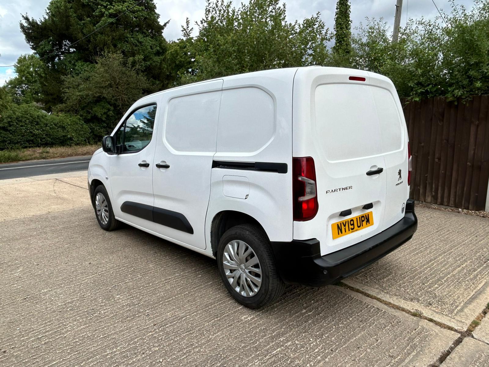 Peugeot Partner 1.6 BlueHDi 1000 Professional Standard Panel Van 5dr Diesel Manual SWB Euro 6 (s/s) (100 bhp)
