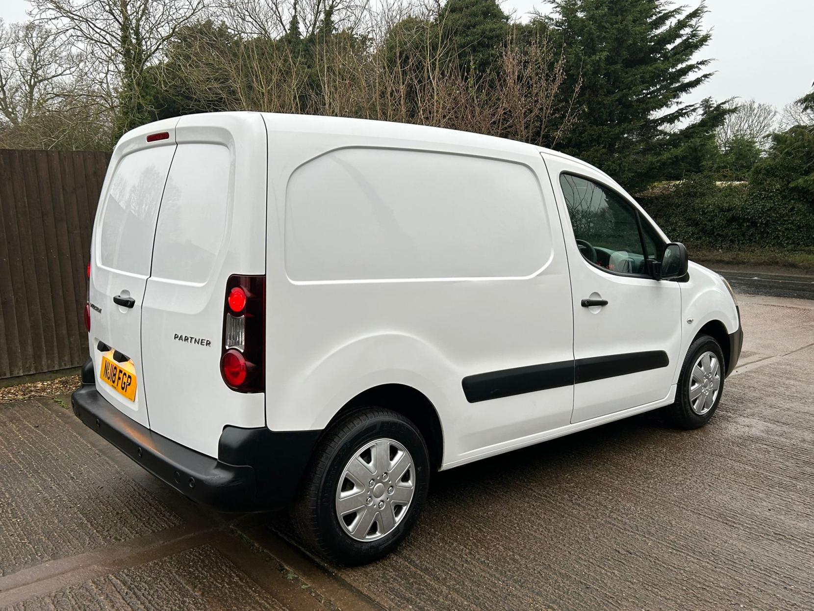 Peugeot Partner 1.6 BlueHDi 854 Professional Panel Van 5dr Diesel Manual L1 (112 g/km, 97.64 bhp)