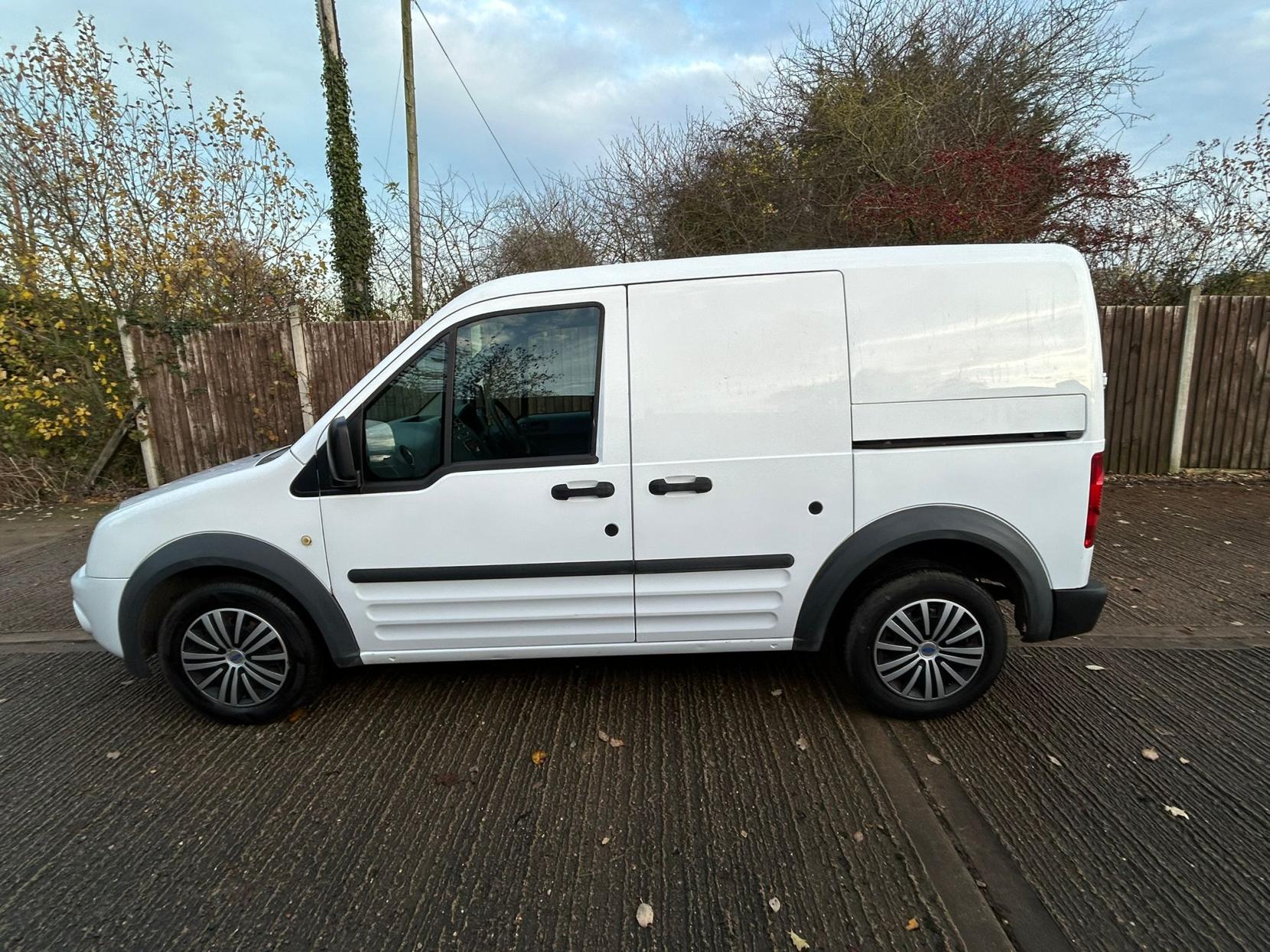 Ford Transit Connect 1.8 TDCi T200 Panel Van 4dr Diesel Manual L1 H1 DPF (159 g/km, 74 bhp)
