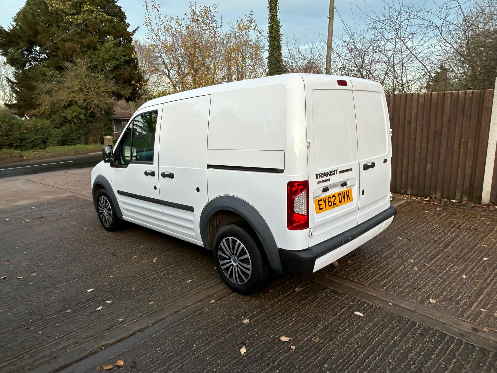 Ford Transit Connect 1.8 TDCi T200 Panel Van 4dr Diesel Manual L1 H1 DPF (159 g/km, 74 bhp)