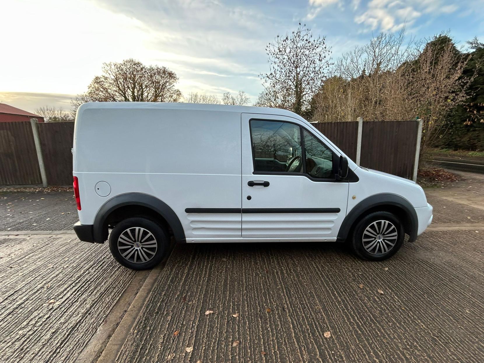 Ford Transit Connect 1.8 TDCi T200 Panel Van 4dr Diesel Manual L1 H1 DPF (159 g/km, 74 bhp)