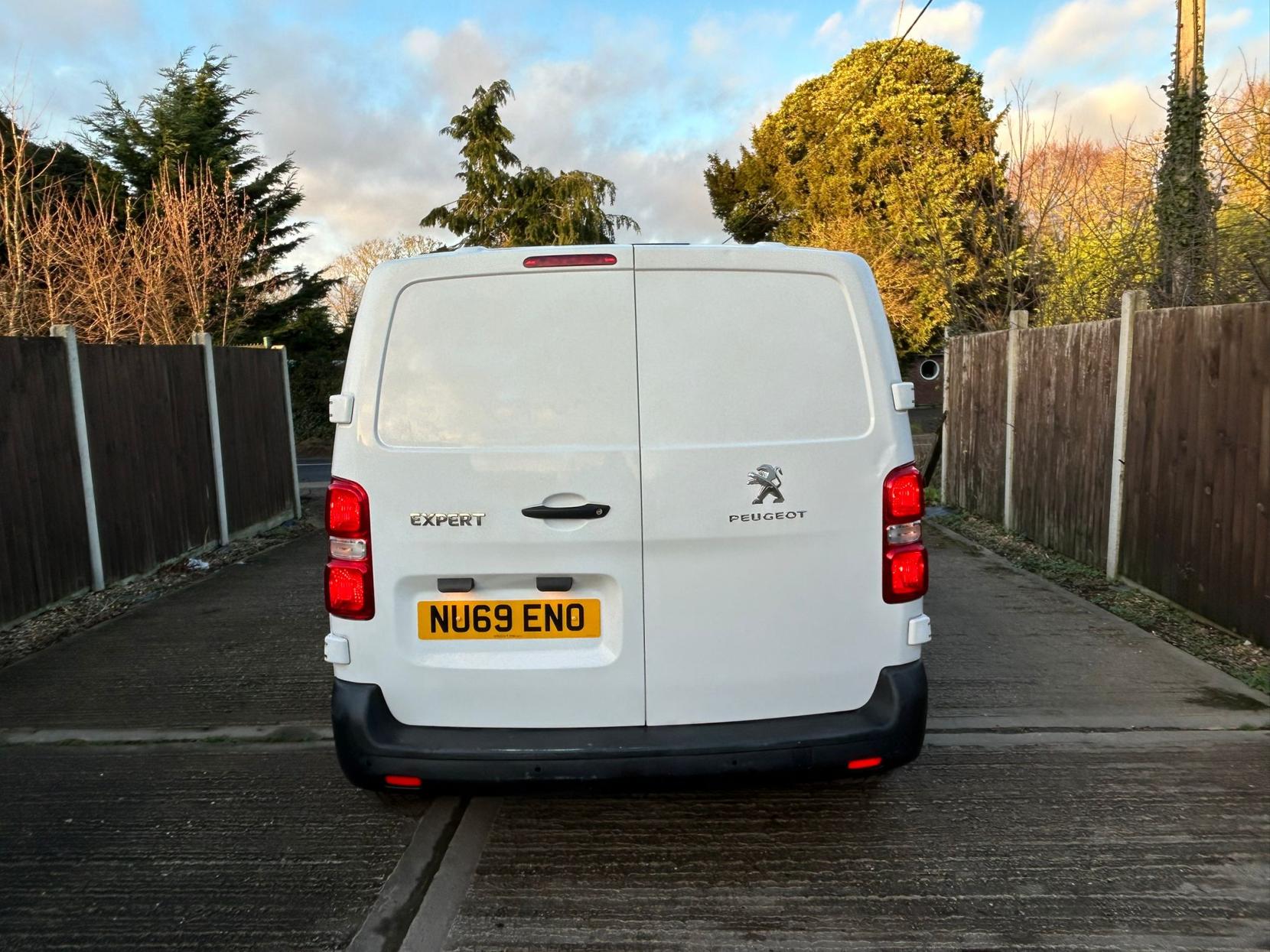 Peugeot Expert 1.5 BlueHDi 1000 Professional Standard Panel Van 6dr Diesel Manual MWB Euro 6 (s/s) (100 bhp)