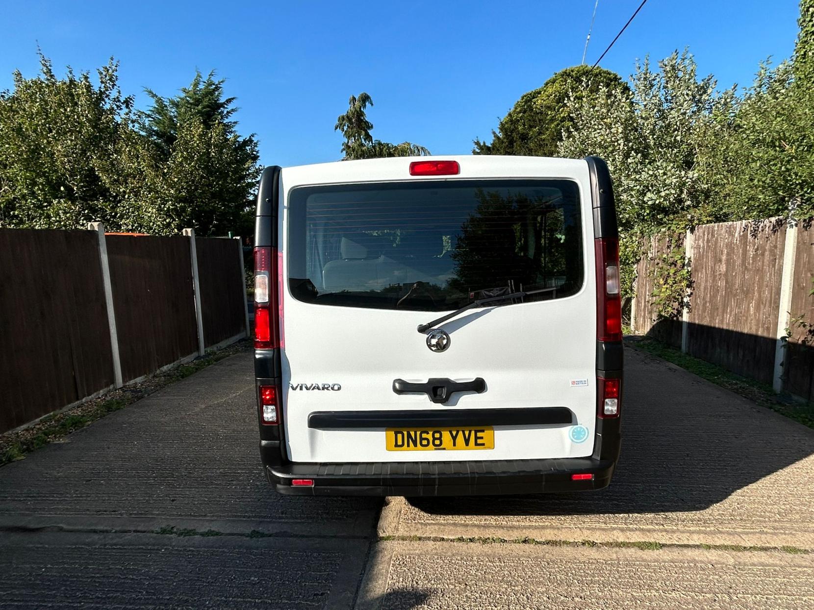 Vauxhall Vivaro 1.6 CDTi 2900 Combi Van Double Cab 5dr Diesel Manual L2 H1 Euro 6 (s/s) (9 Seat) (120 ps)