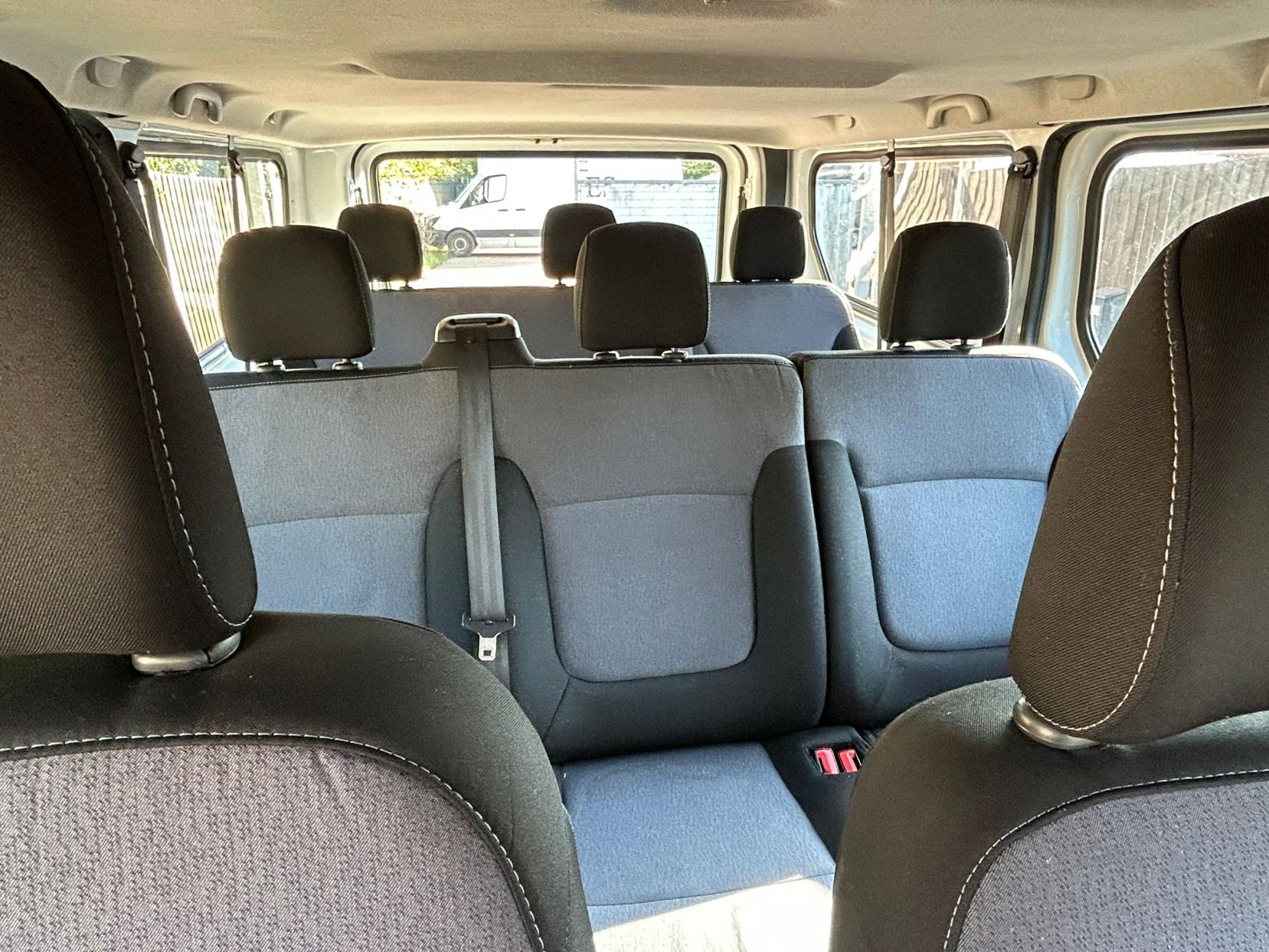 Vauxhall Vivaro 1.6 CDTi 2900 Combi Van Double Cab 5dr Diesel Manual L2 H1 Euro 6 (s/s) (9 Seat) (120 ps)