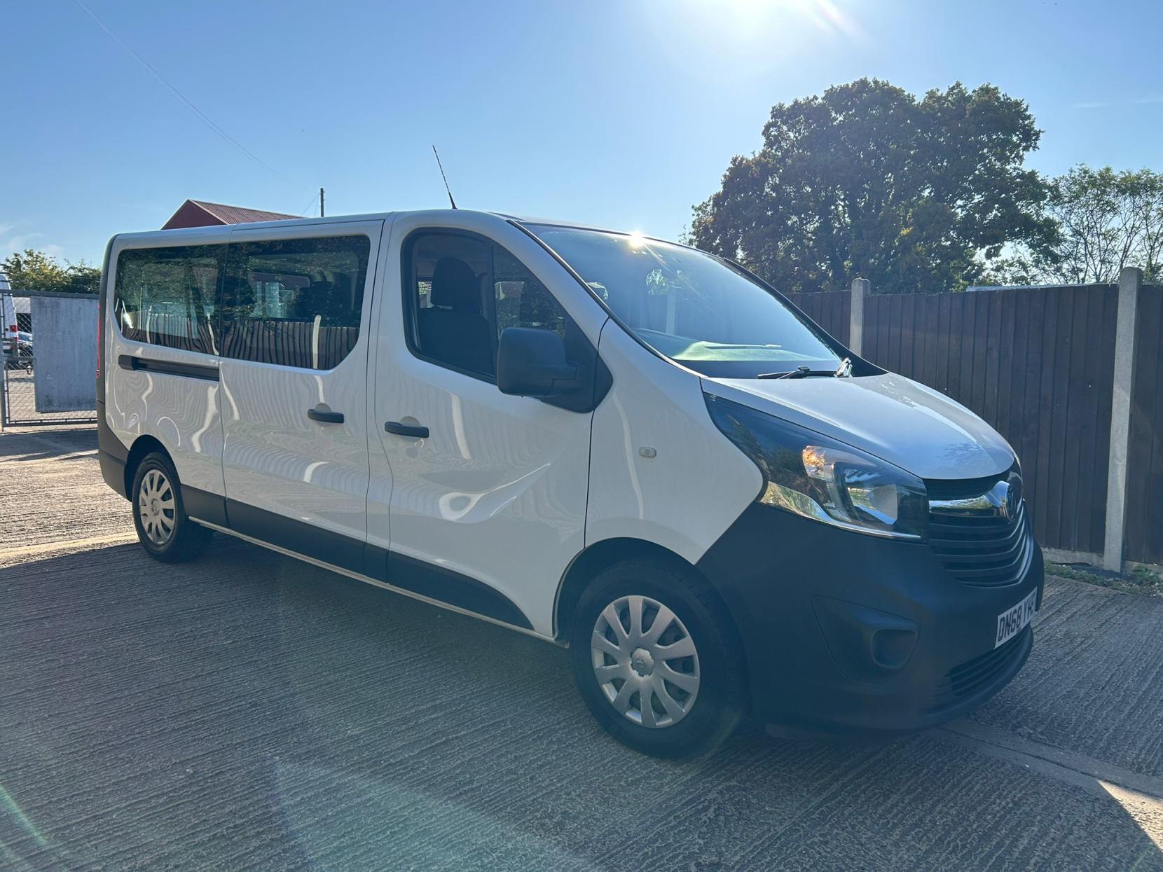 Vauxhall Vivaro 1.6 CDTi 2900 Combi Van Double Cab 5dr Diesel Manual L2 H1 Euro 6 (s/s) (9 Seat) (120 ps)
