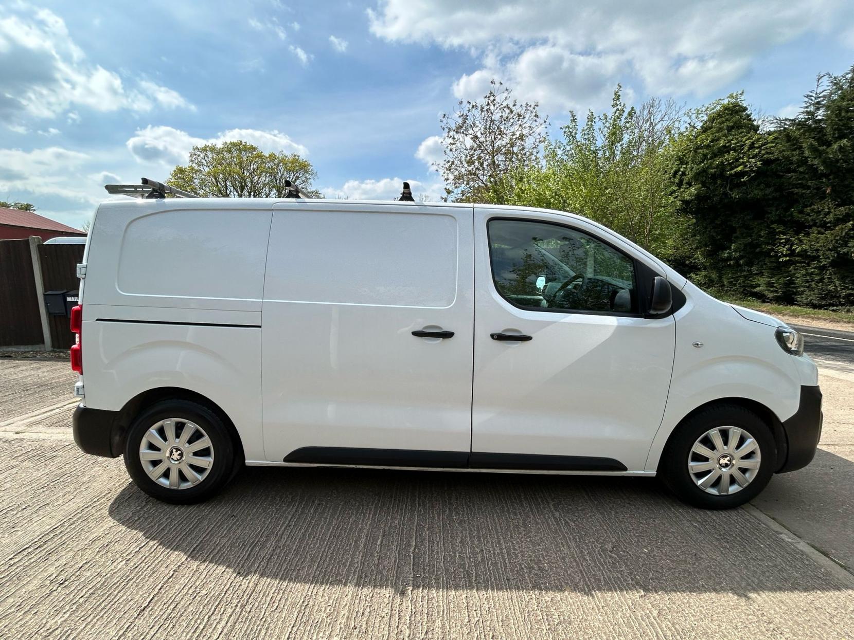 Peugeot Expert 1.5 BlueHDi 1000 Professional Standard Panel Van 6dr Diesel Manual MWB Euro 6 (s/s) (100 bhp)