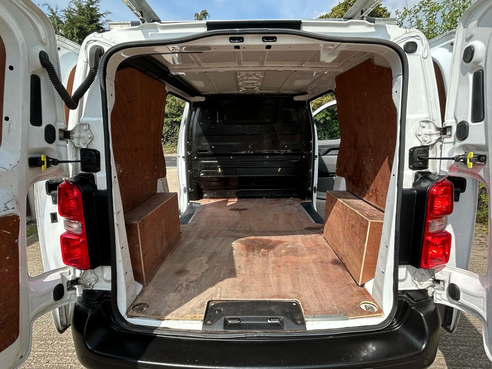 Peugeot Expert 1.5 BlueHDi 1000 Professional Standard Panel Van 6dr Diesel Manual MWB Euro 6 (s/s) (100 bhp)
