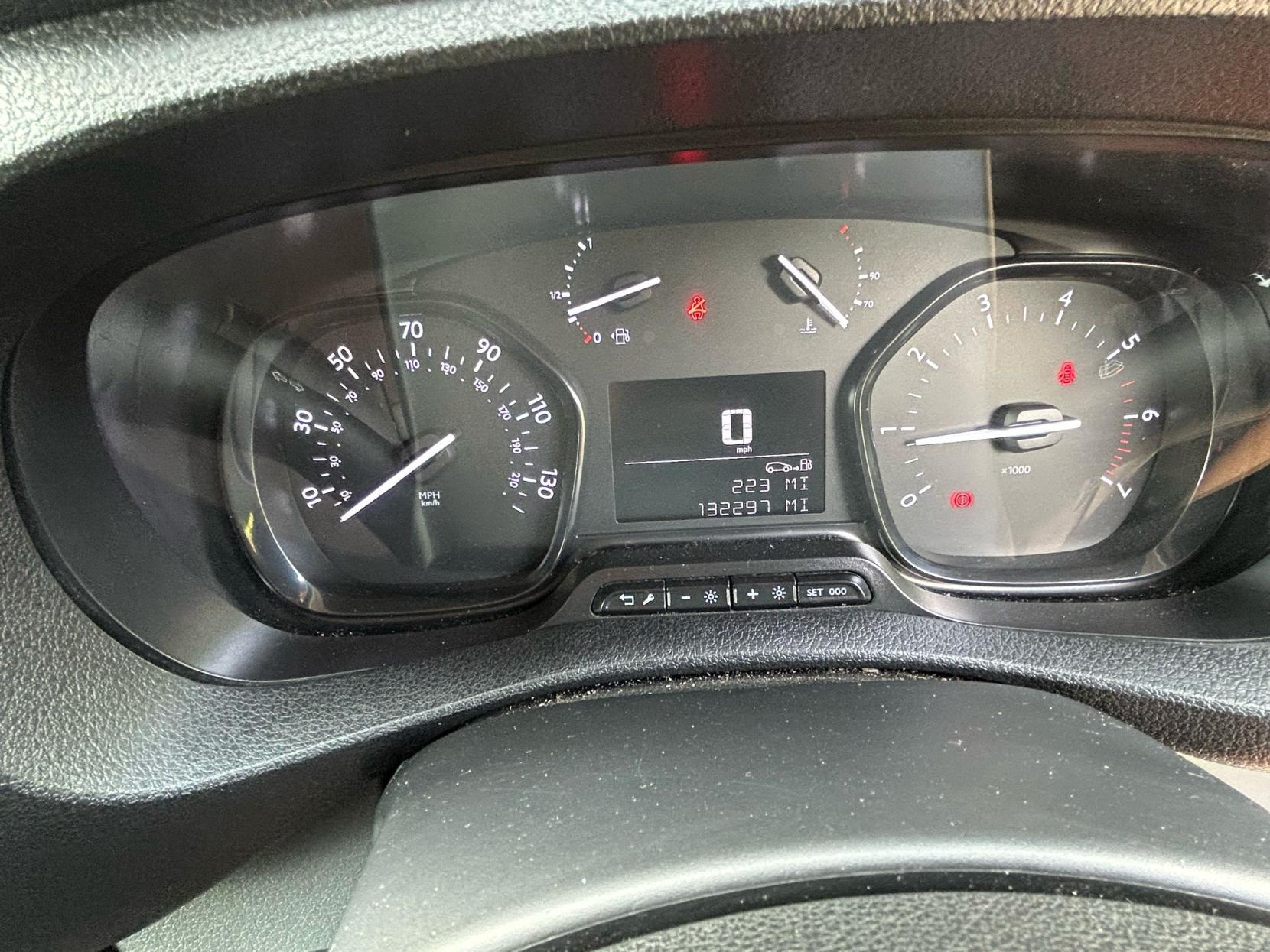 Peugeot Expert 1.5 BlueHDi 1000 Professional Standard Panel Van 6dr Diesel Manual MWB Euro 6 (s/s) (100 bhp)