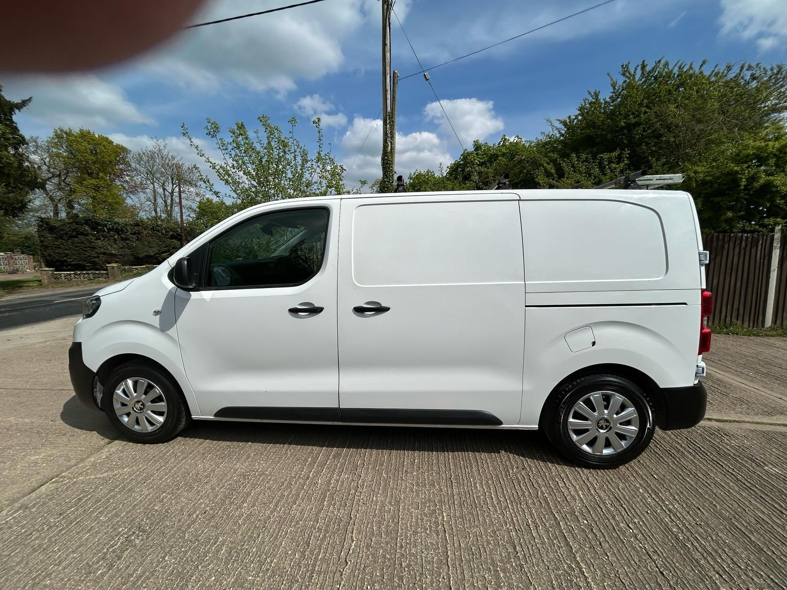Peugeot Expert 1.5 BlueHDi 1000 Professional Standard Panel Van 6dr Diesel Manual MWB Euro 6 (s/s) (100 bhp)