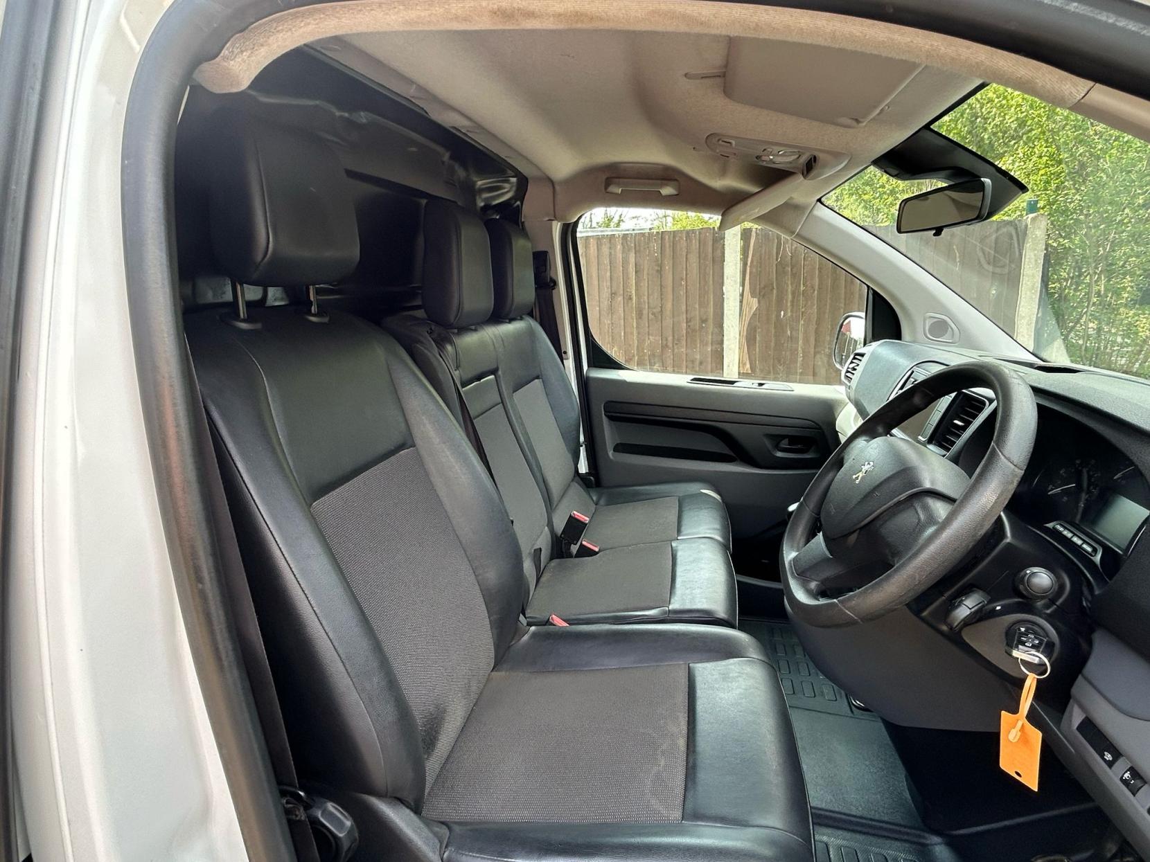 Peugeot Expert 1.5 BlueHDi 1000 Professional Standard Panel Van 6dr Diesel Manual MWB Euro 6 (s/s) (100 bhp)